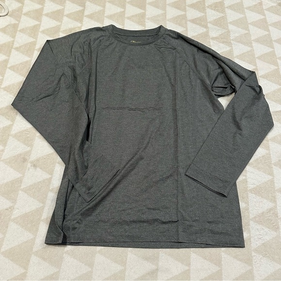 NWOT olivers apparel long sleeve pivot training tee carbon melange gray - Picture 1 of 2